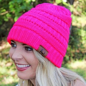 CAMPFIRE COZY BEANIE, HOT PINK